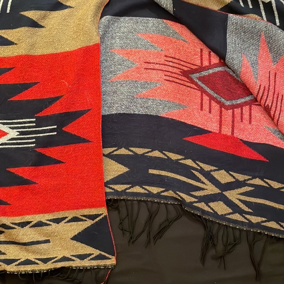 Off shoulder poncho quilt - Picture 3 of 3